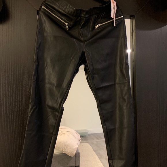 Vegan Leather Leggings - Avec Les Filles - Picture 1 of 3